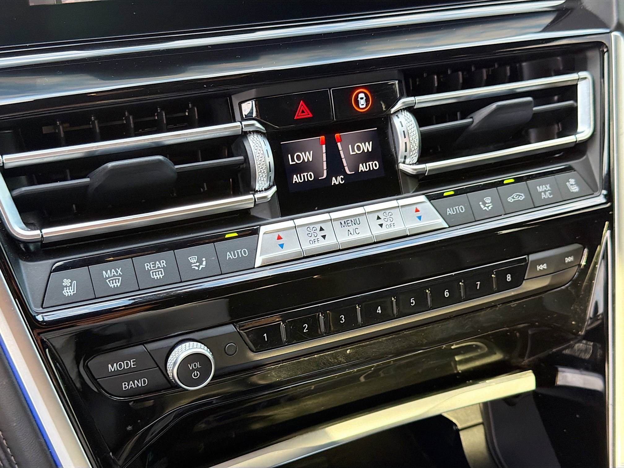 Used 2022 Black Sapphire Metallic BMW M850i image 34