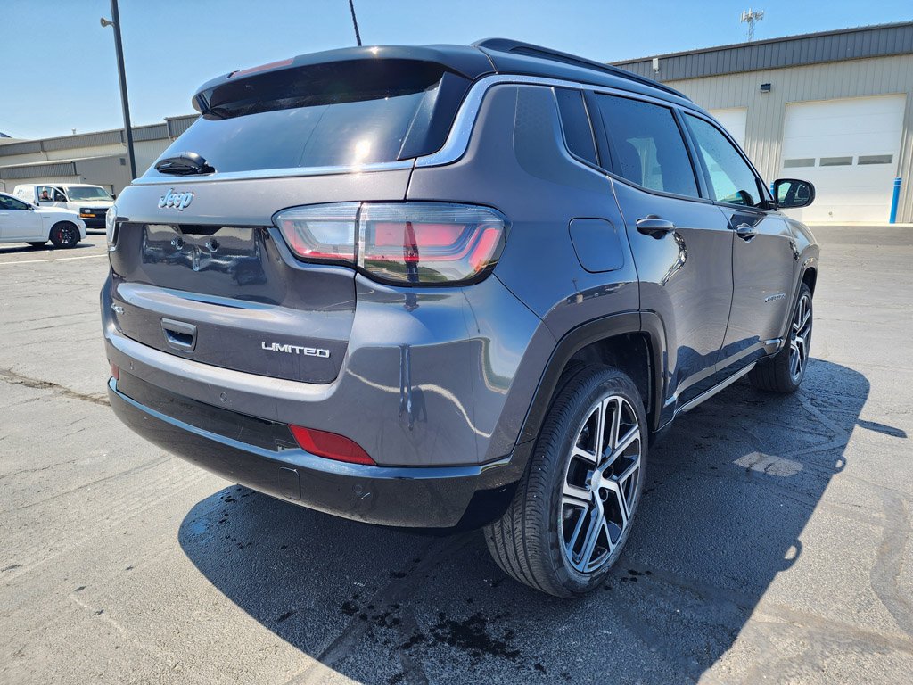 Used 2024 Baltic Gray Metallic Clearcoat Jeep Limited image 5