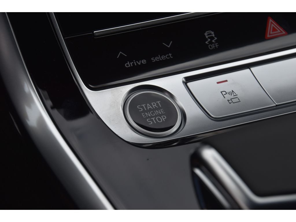Used 2025 Whi Audi Premium Plus image 39