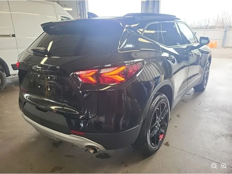 Used 2022 Black Chevrolet LT image 3