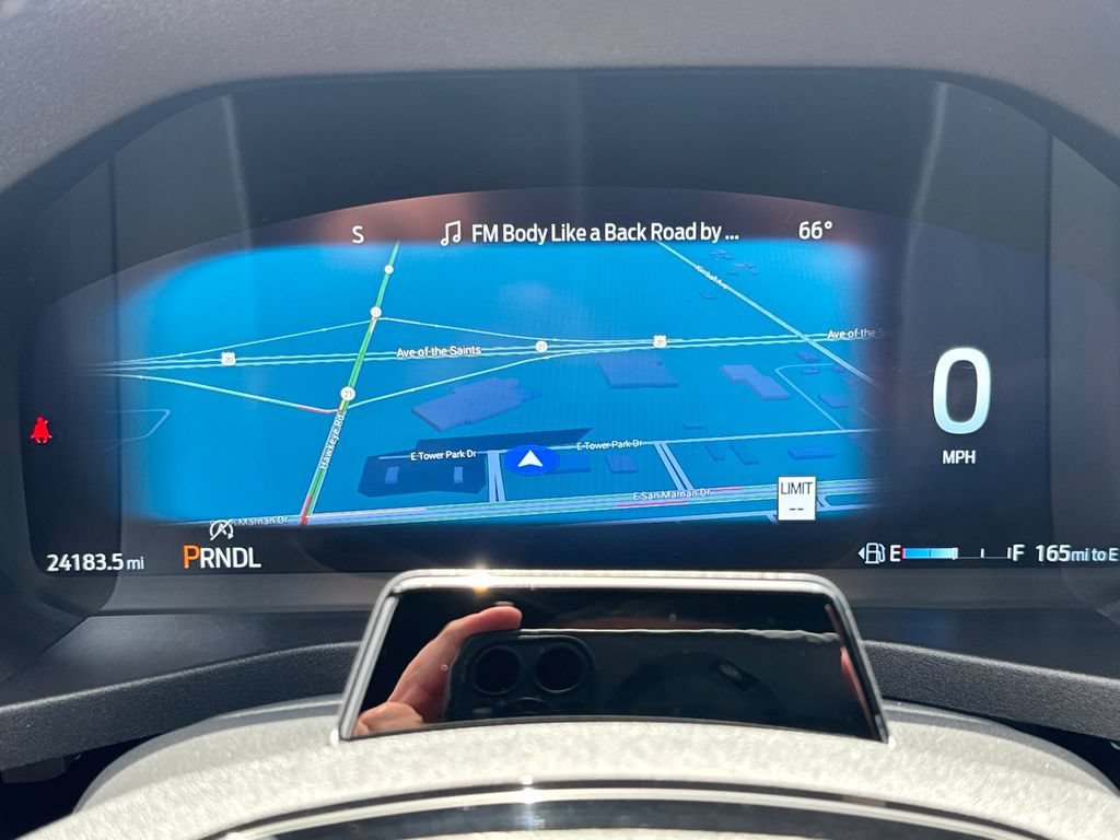 2025 Ford Explorer Platinum - Photo 26
