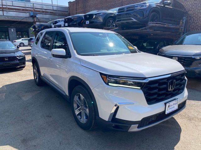 Used 2023 White Honda EX-L image 3