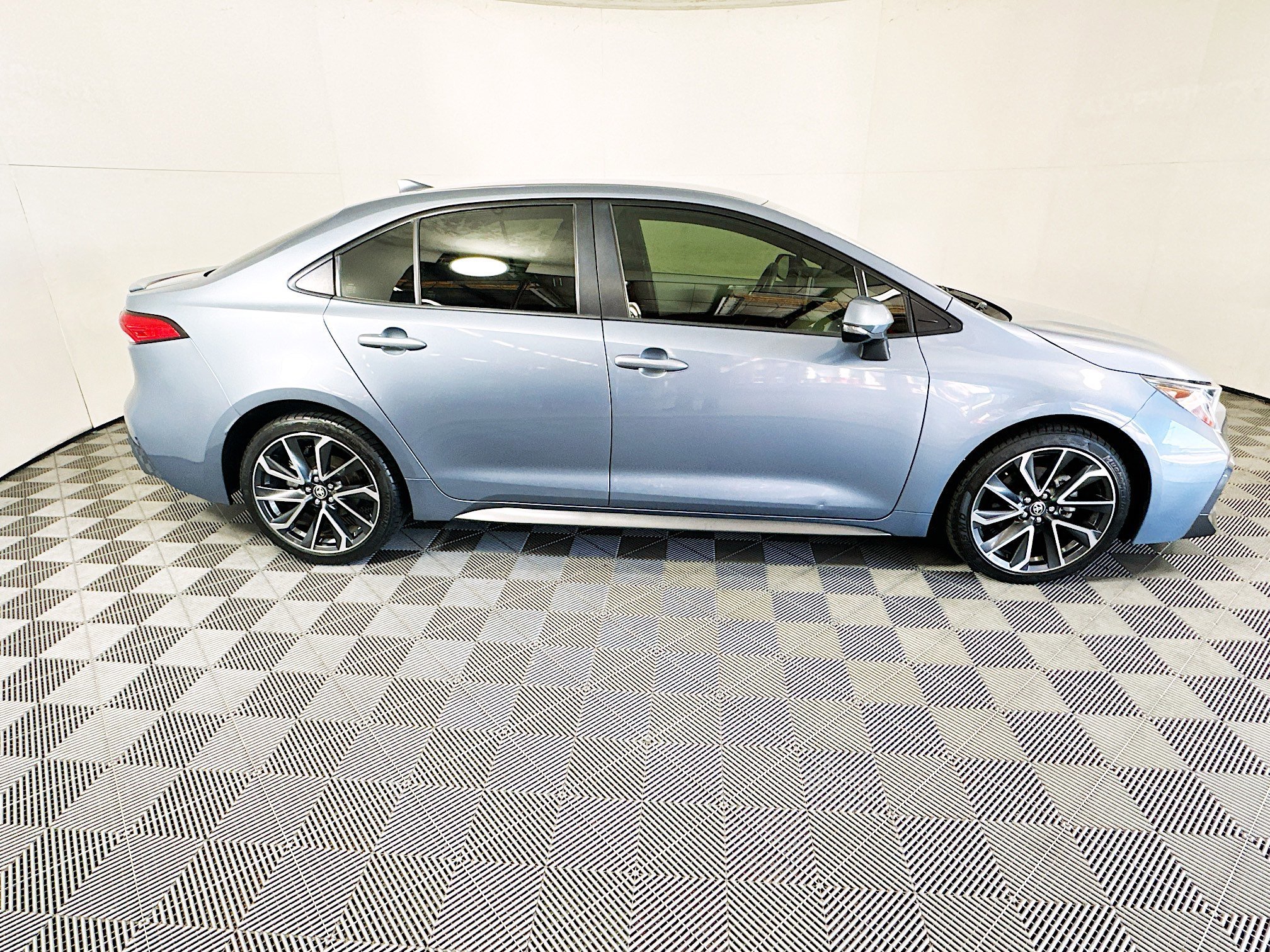 Used 2020 Toyota Corolla SE with VIN JTDS4RCE0LJ015962 for sale in Coconut Creek, FL