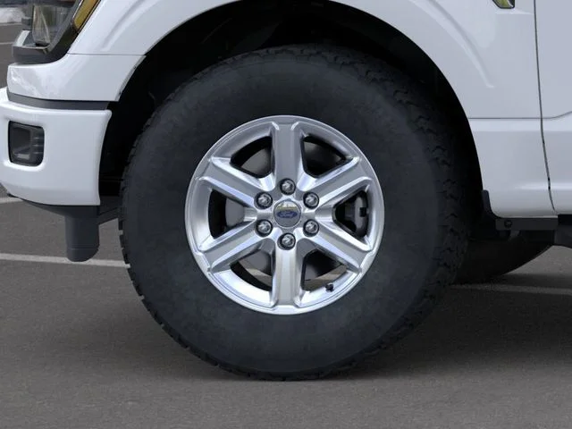New 2026 Oxford White Ford XLT image 19