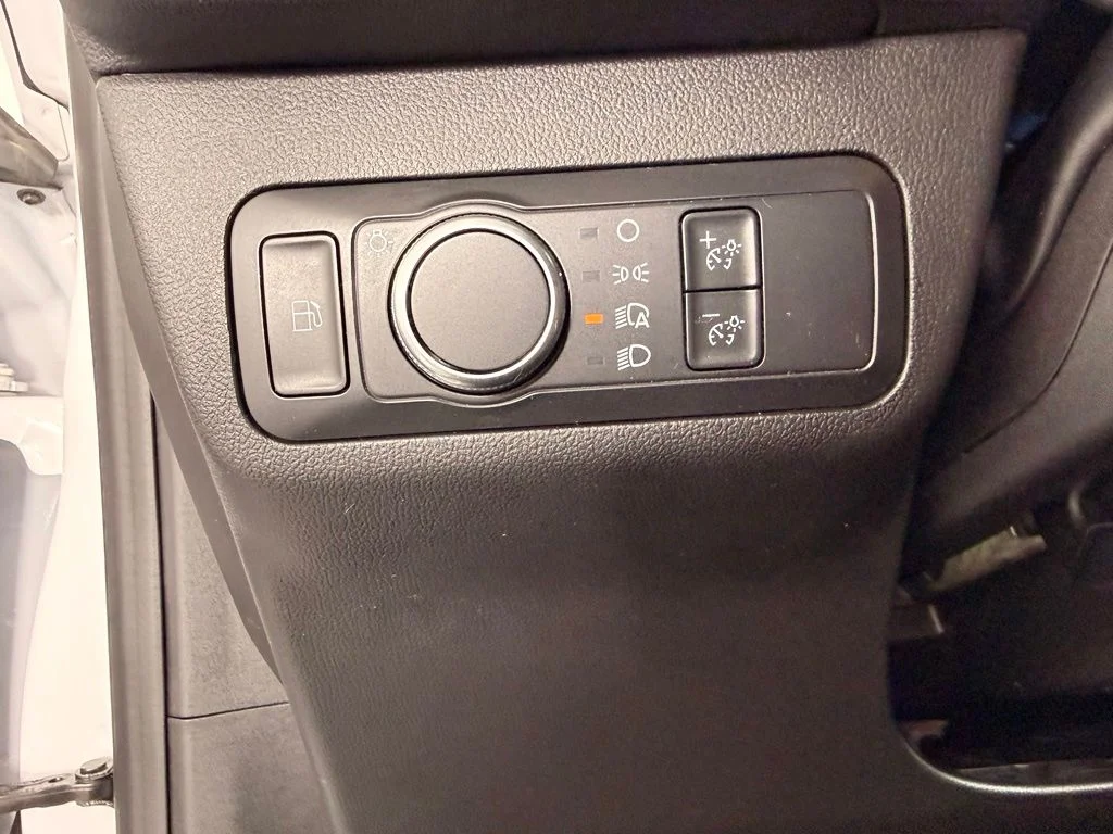 Used 2020 White Ford SE Sport image 25