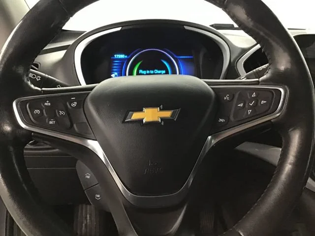 Used 2018 SATIN STEEL METALLIC Chevrolet LT image 8
