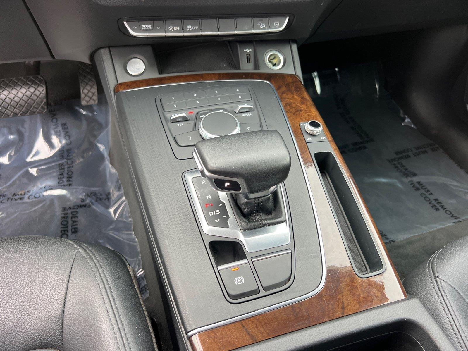 Used 2020 Brilliant Black Audi Premium image 32
