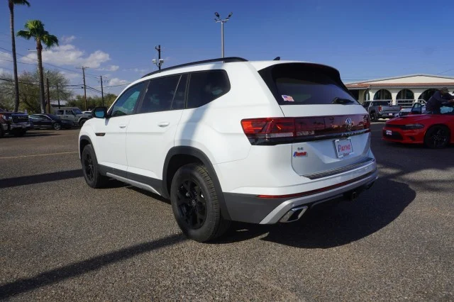 New 2026 Opal White Pearl Volkswagen 2.0T Peak Edition image 11