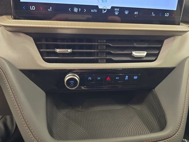 New 2026 Agate Black Metallic Ford Active image 31