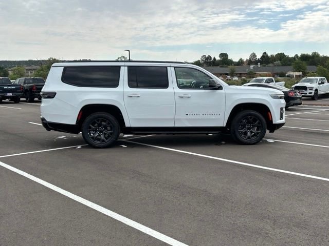 New 2026 Bright White Clear-Coat Exterior Paint Jeep Limited Altitude image 7