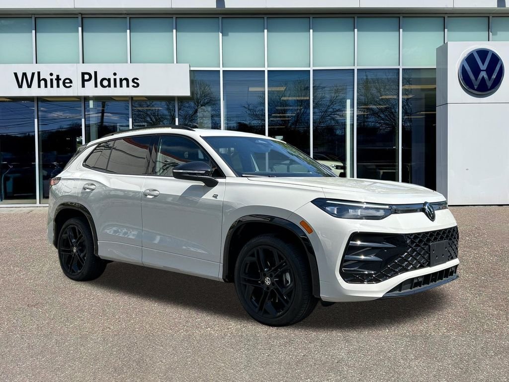 2026 Volkswagen Tiguan 2.0T SE R-Line Black 4Motion's photo