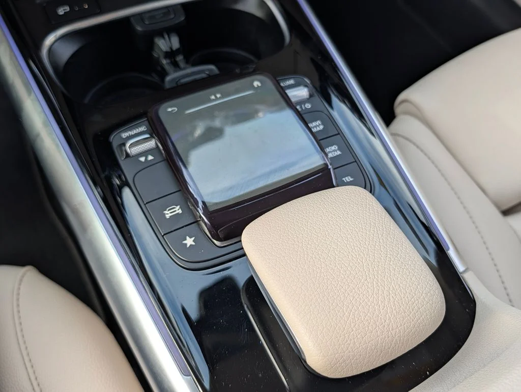 Used 2023 White Mercedes-Benz GLA 250 image 28