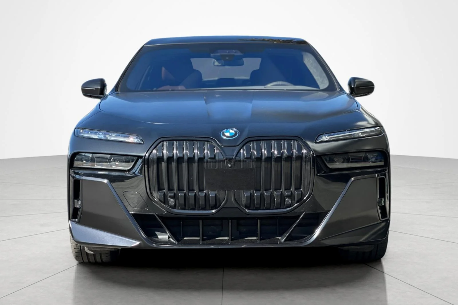 Used 2023 Special Order Color BMW xDrive60 image 8