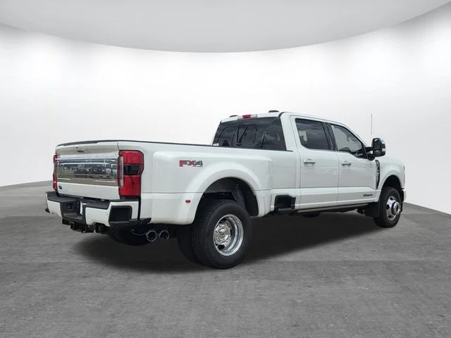 New 2026 Star White Metallic Tri-Coat Ford F-350® Platinum® image 24