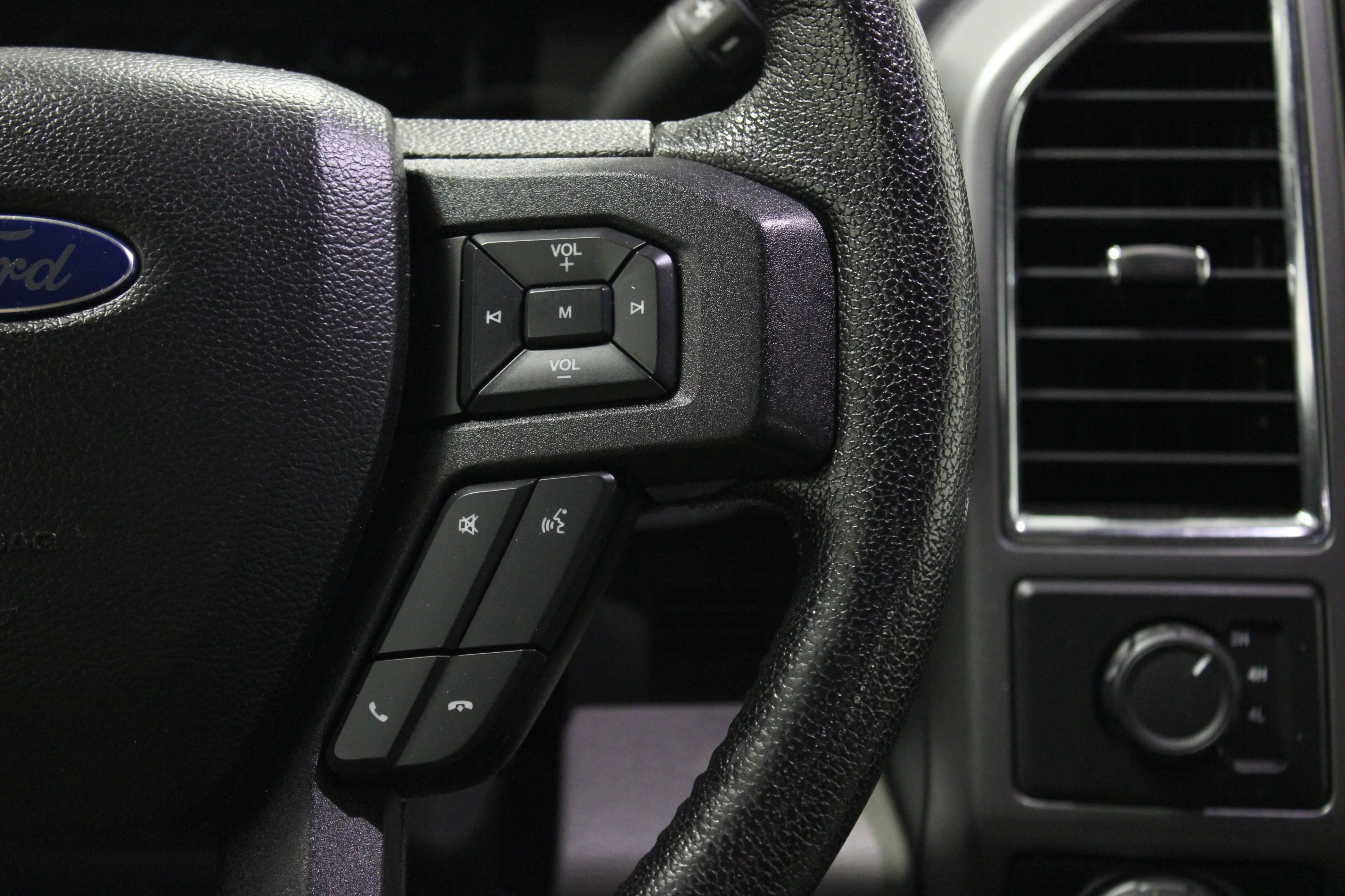 Used 2016  Ford XLT image 23