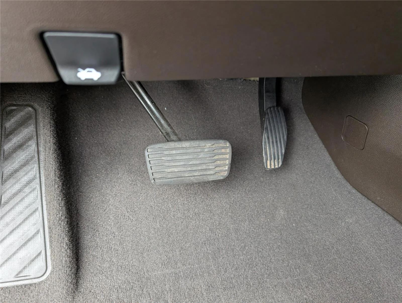 Used 2021 BLACK Chevrolet Z71 image 40