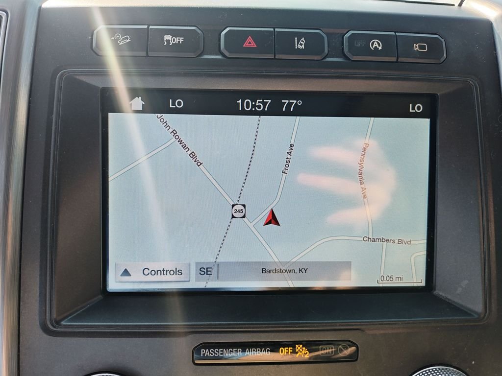 Used 2019 White Ford Platinum image 22