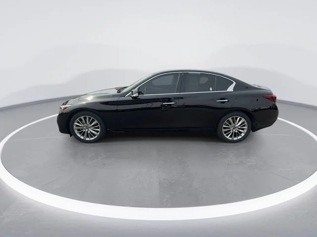 Used 2023 Black INFINITI LUXE image 5
