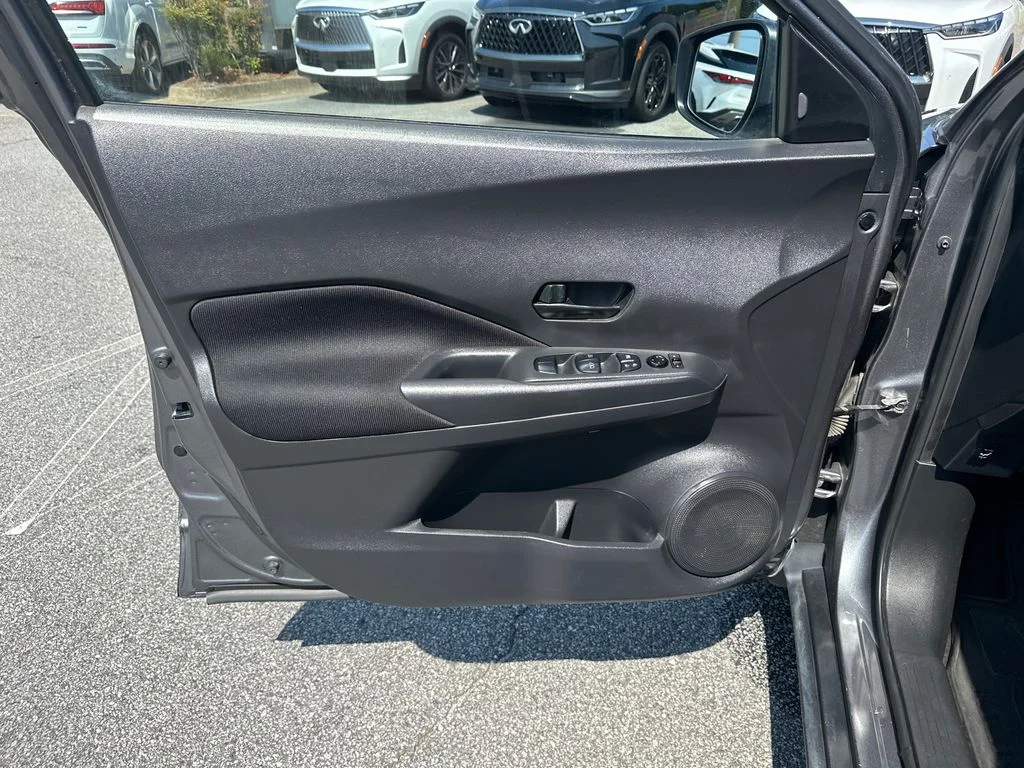 Used 2022 Gray Nissan S image 10