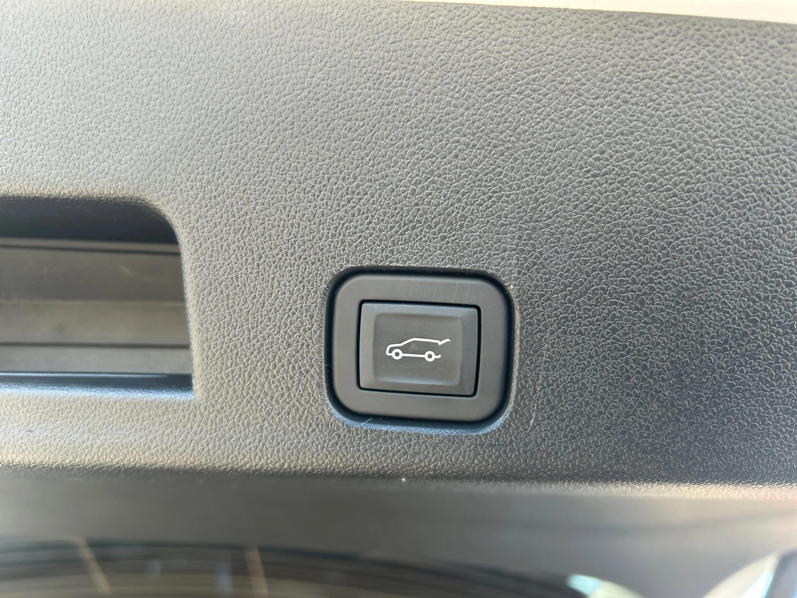 New 2026 Summit White GMC Elevation AWD image 11