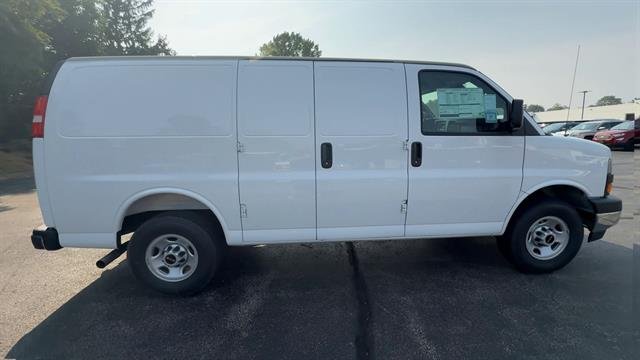 2025 GMC Savana Cargo Work Van - Photo 9