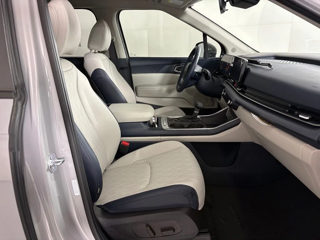 New 2026 Ceramic Silver Kia EX image 47