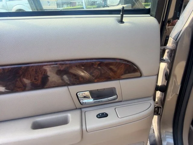 Used 2005 Tan Mercury GS image 23