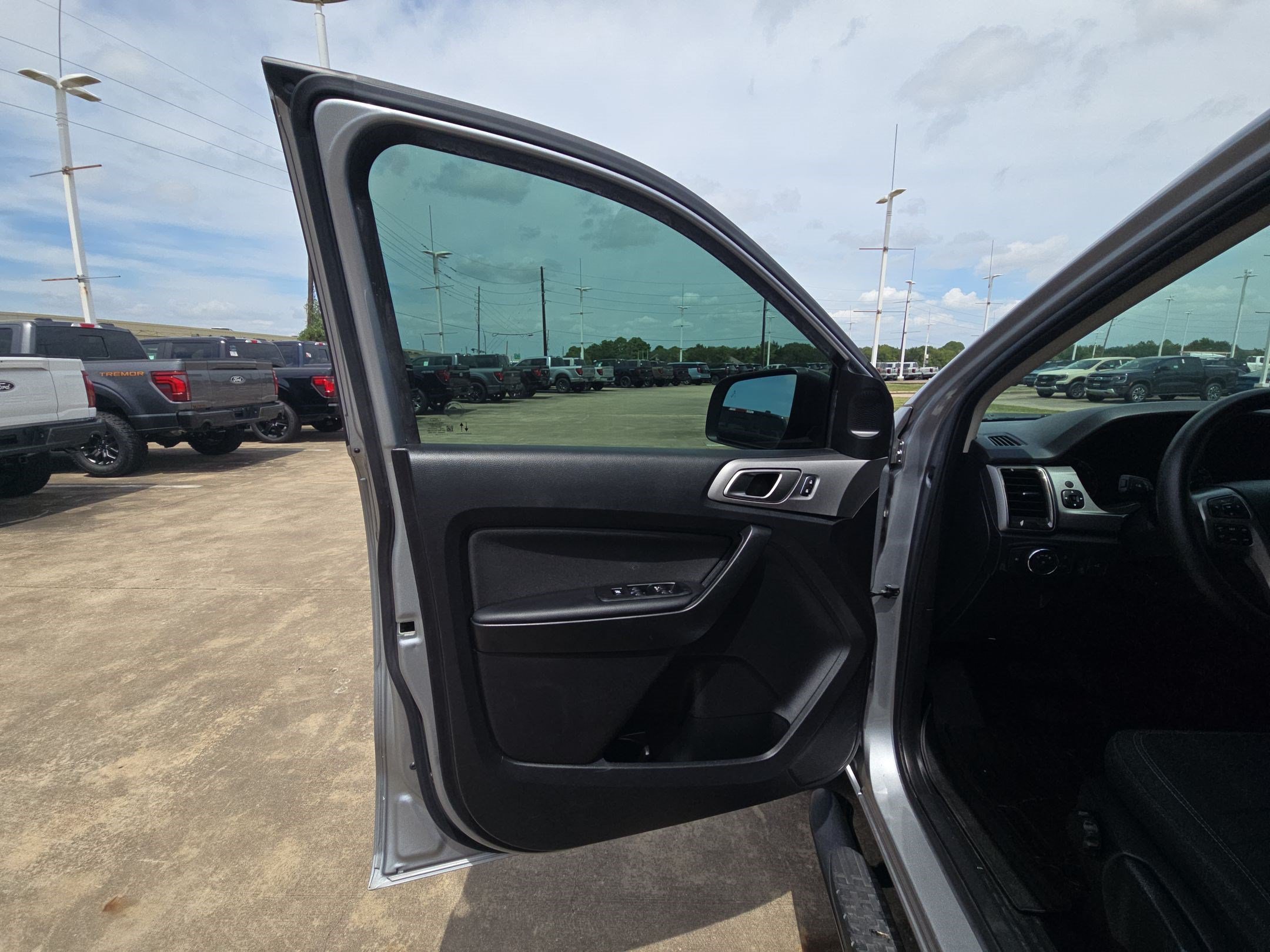 Used 2020 Blue Ford XLT image 11