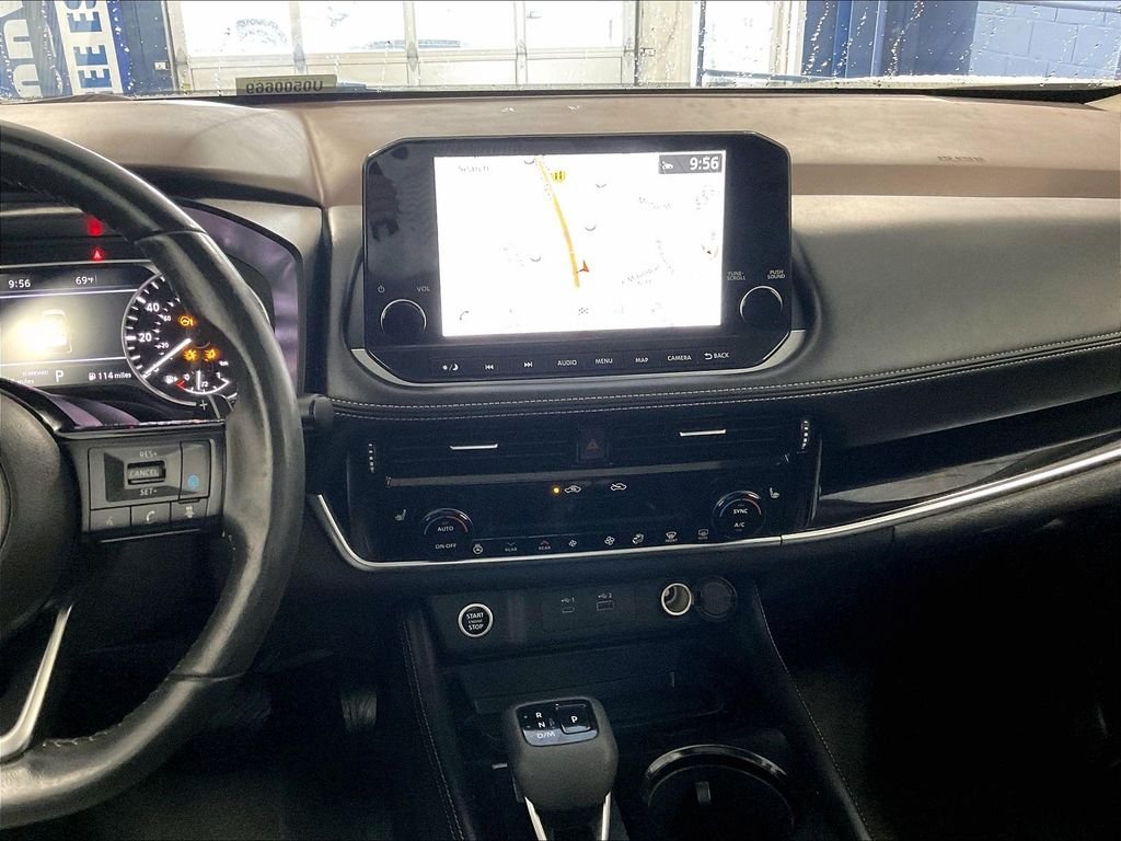 Used 2023 Pearl White Tricoat Nissan SL image 18