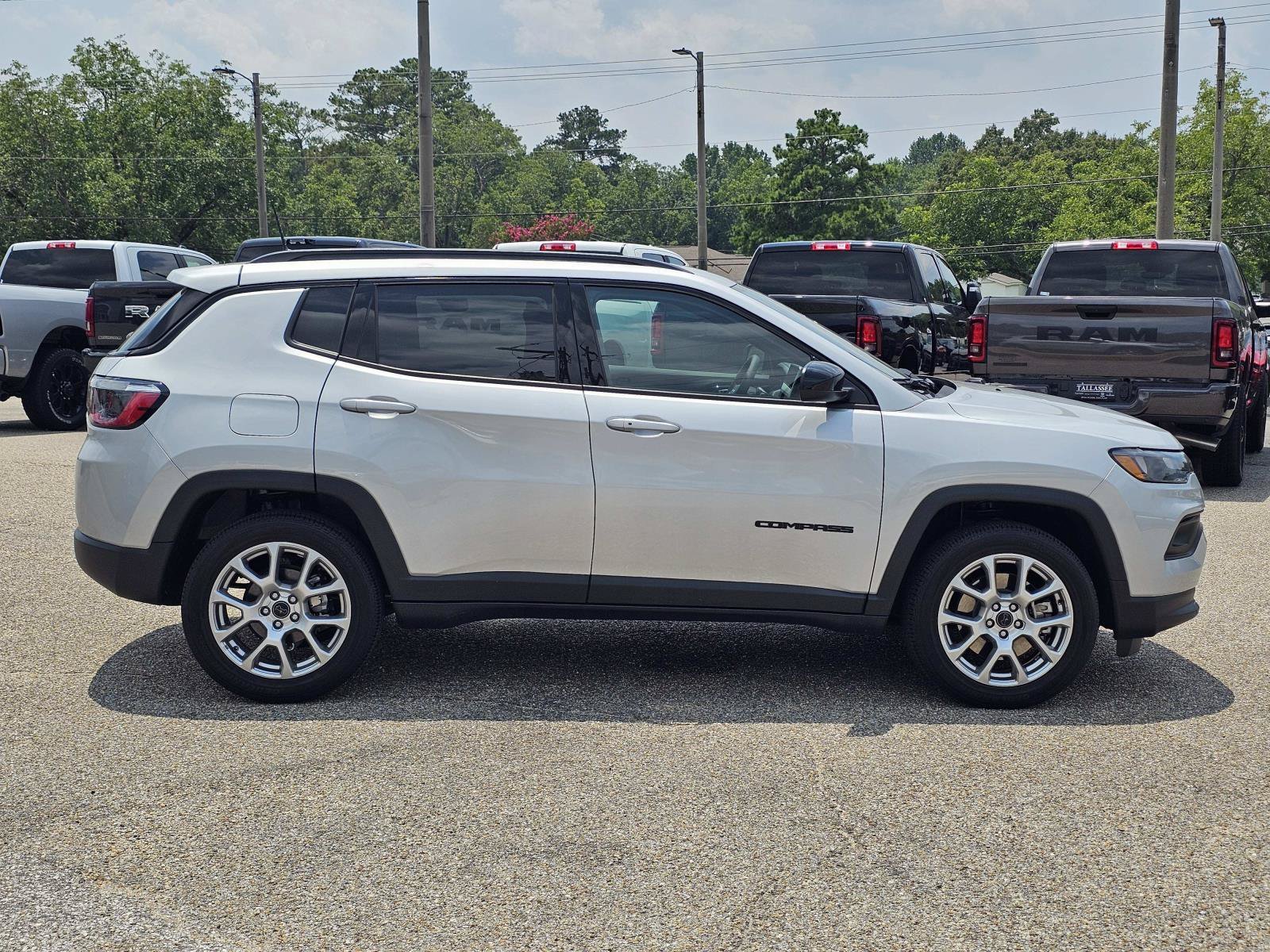 2026 Jeep Compass Latitude Altitude - Photo 7