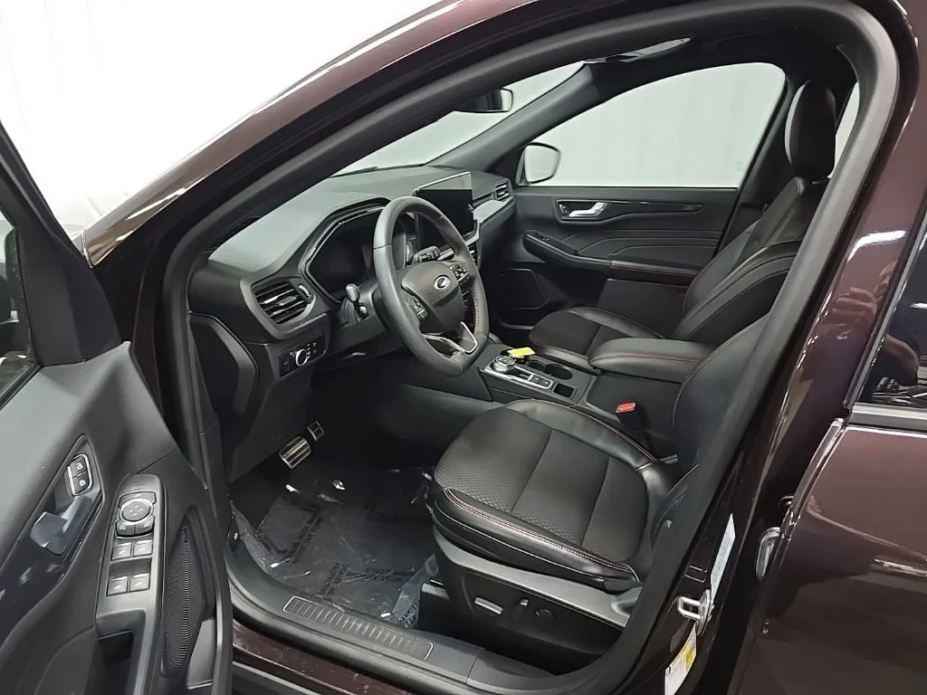 Used 2023 Red Ford ST-Line image 33