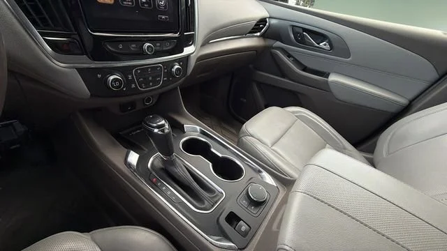 Used 2019 SILVER ICE METALLIC Chevrolet Premier image 14