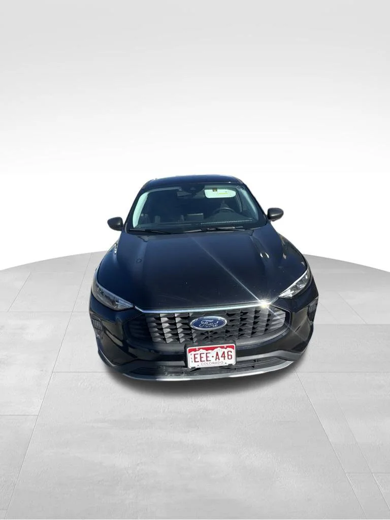 Used 2025 Agate Black Metallic Ford Active image 3