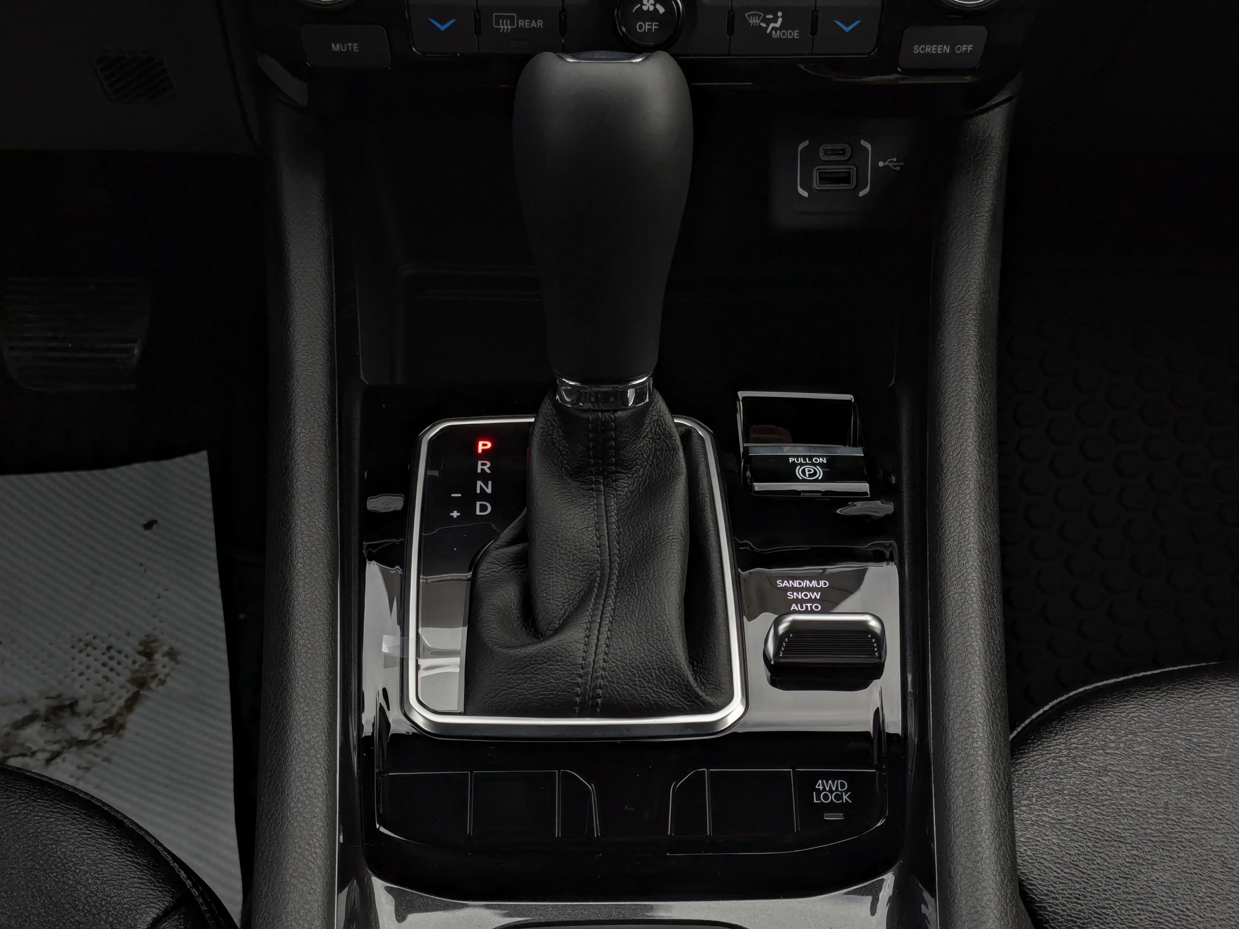 New 2025 Blue Jeep North - - 360 CAMERA SYSTEM - 10.1 INCH DISPLAY - ADAPTIVE CRUISE & TONS MORE! image 23