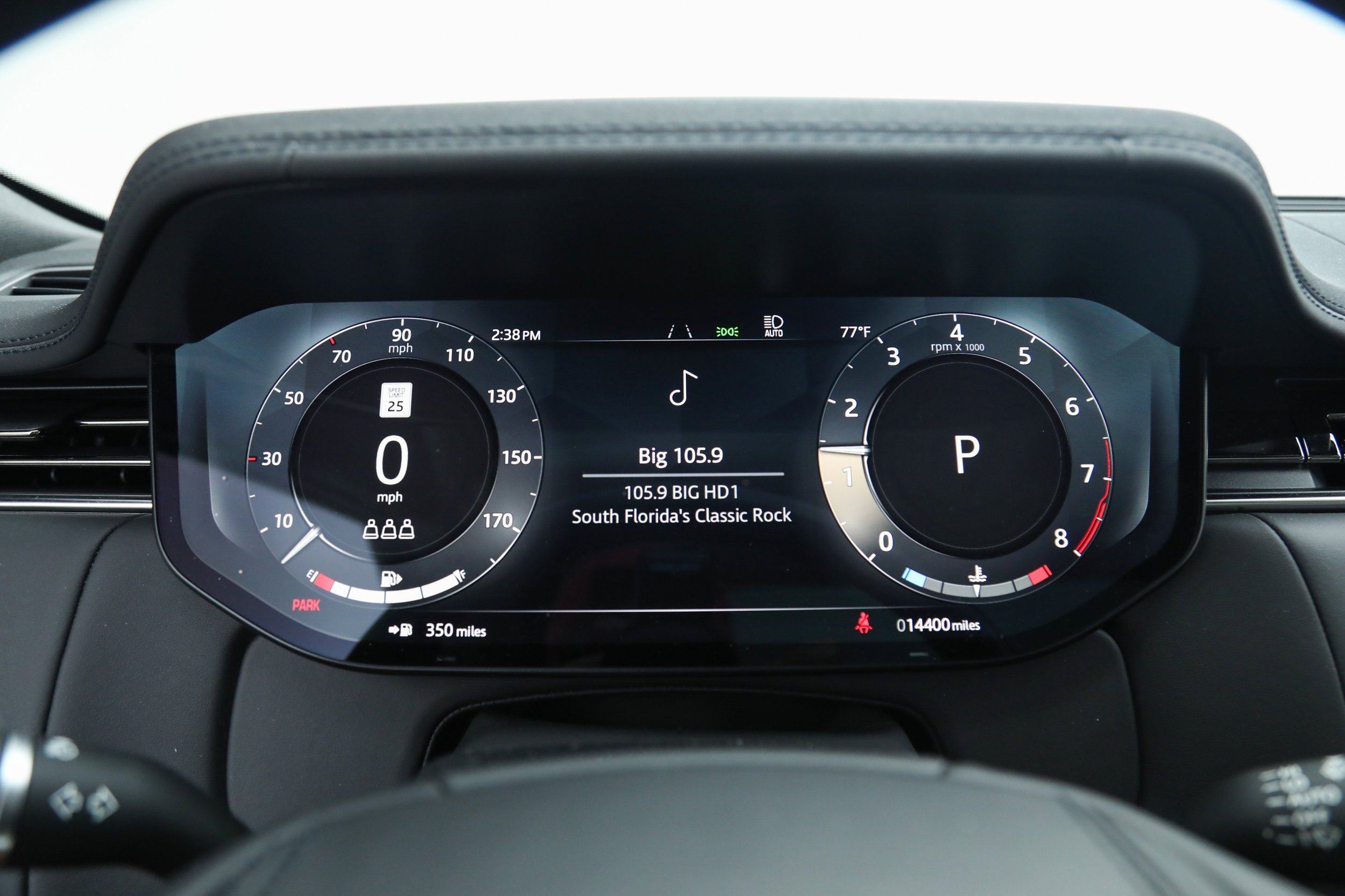 Used 2024 White Land Rover SE image 24