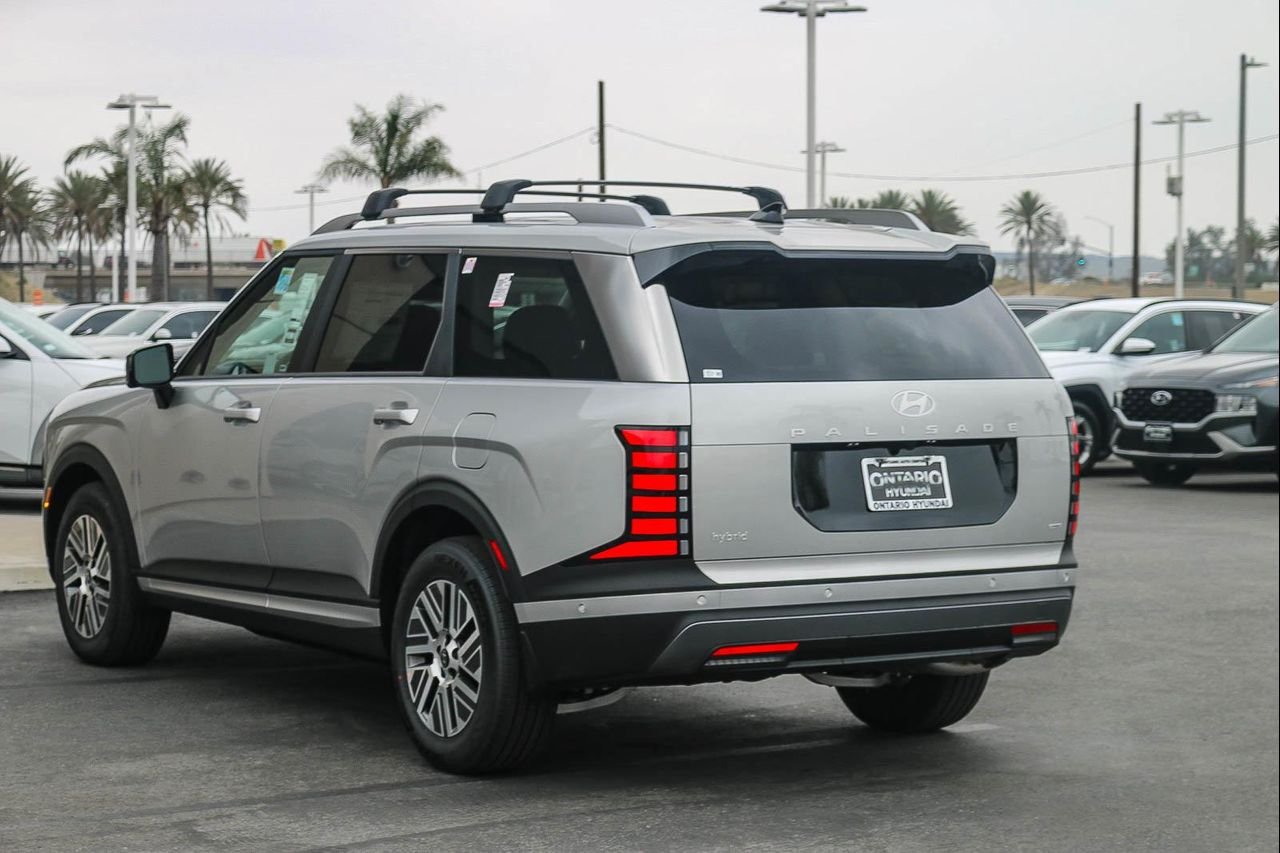New 2026 Silver Hyundai SEL Premium image 33
