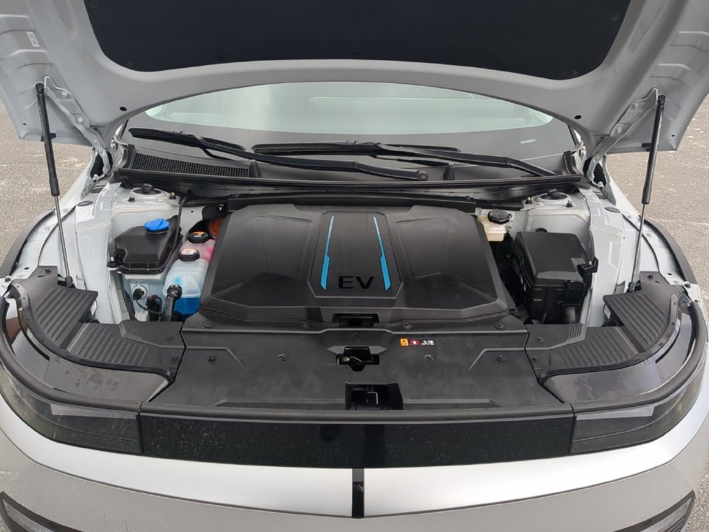 Used 2023 Gray Hyundai SEL image 19