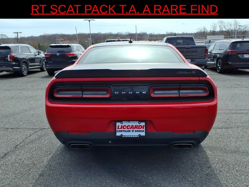 Used 2022 Red Dodge R/T Scat Pack image 5
