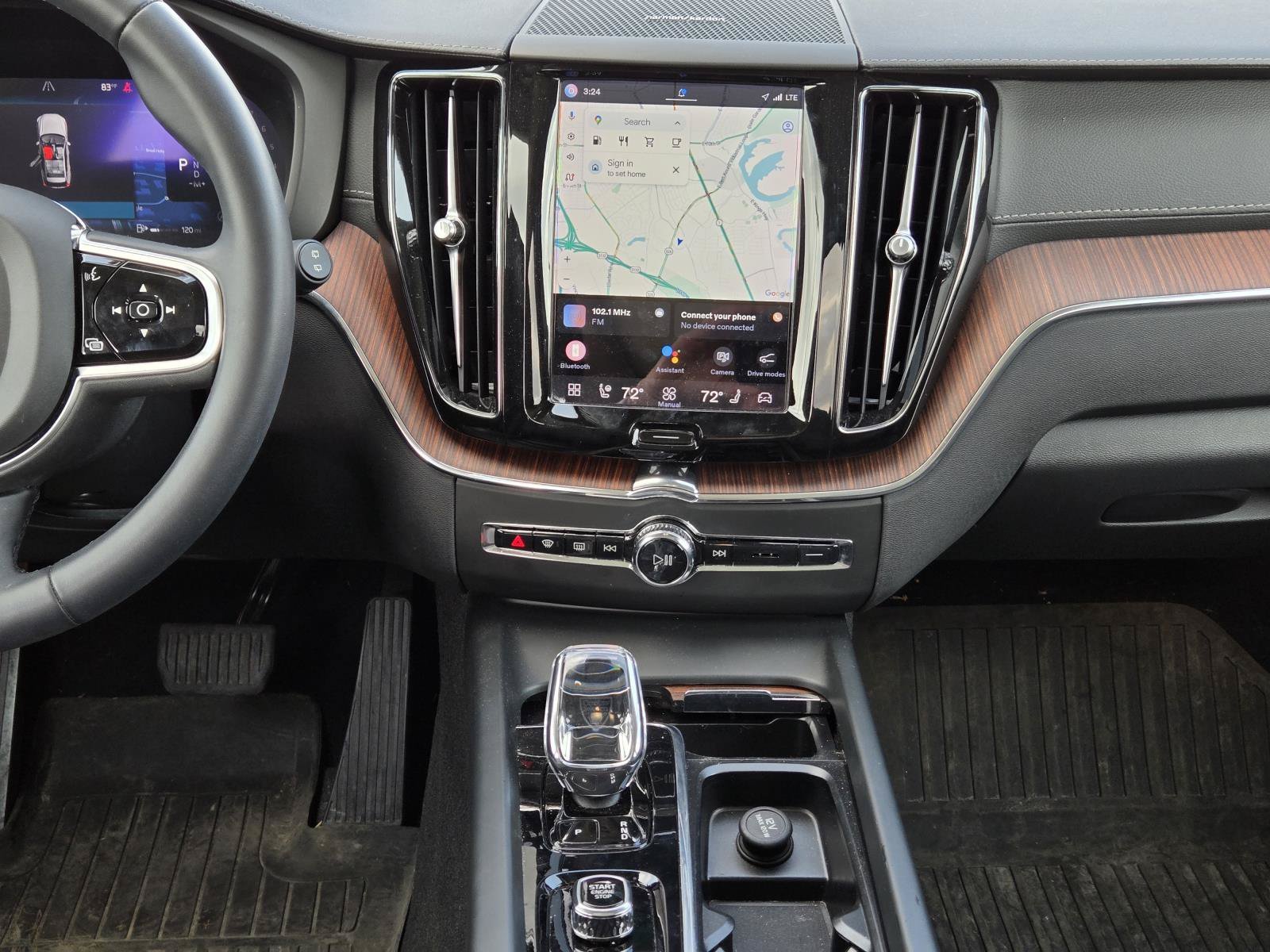 Used 2023 Silver Dawn Metallic Volvo Ultimate Bright Theme image 26