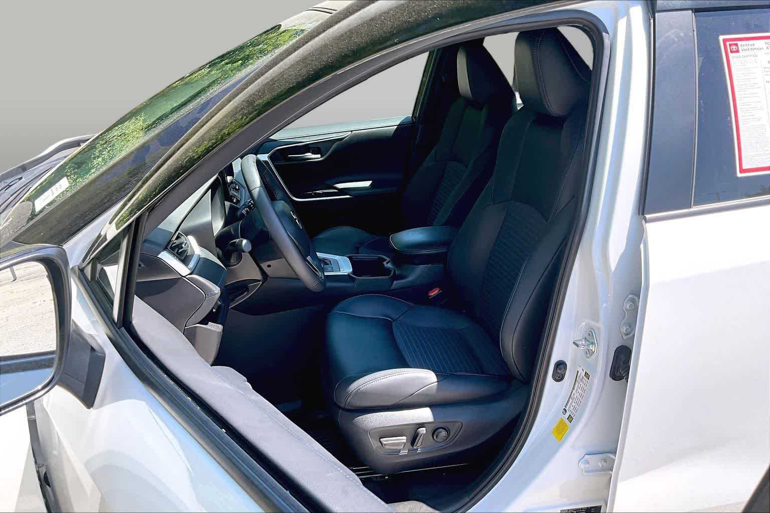 Used 2024 Wind Chill Pearl/Midnight Black Metallic Toyota Hybrid XSE image 8