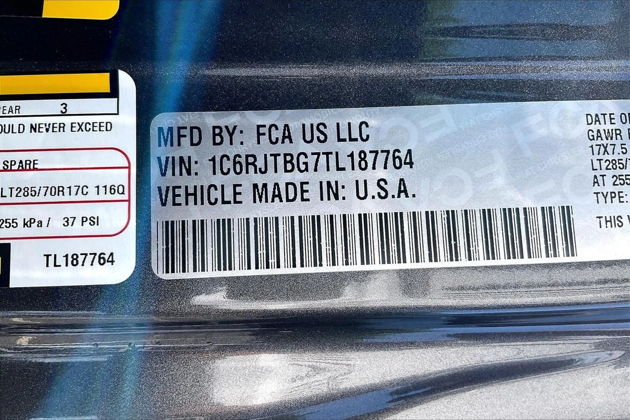 New 2026 Granite Crystal Metallic Clearcoat Jeep Rubicon X image 33