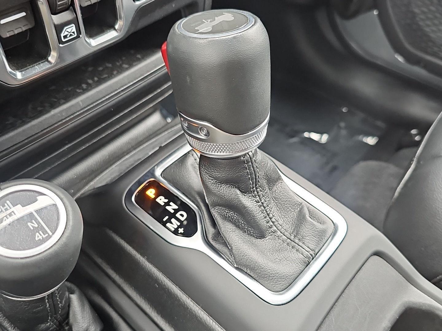Used 2022 Sting-gray Clearc Jeep Unlimited Sahara Altitude image 21