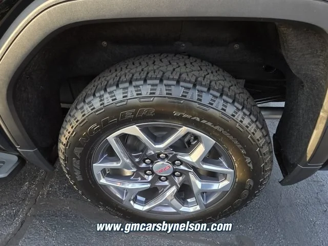 New 2026 Onyx Black GMC SLT image 9