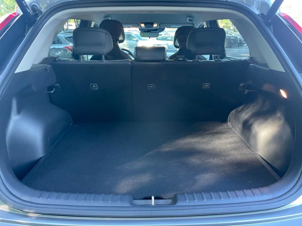 Certified Used 2024 Steel Gray Kia Wind image 17