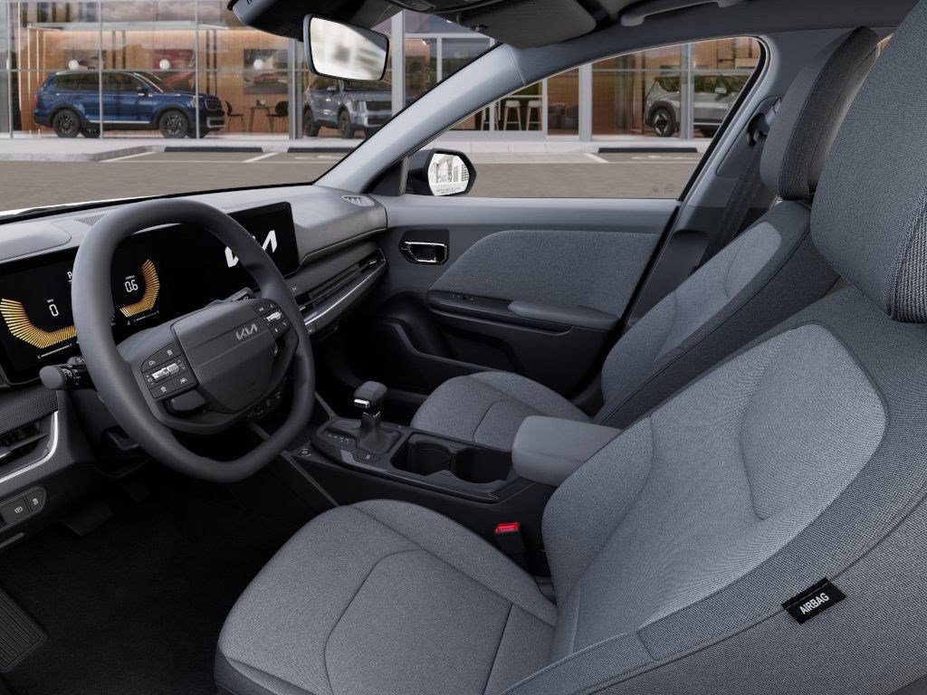 2025 Kia K4 LX - Photo 17