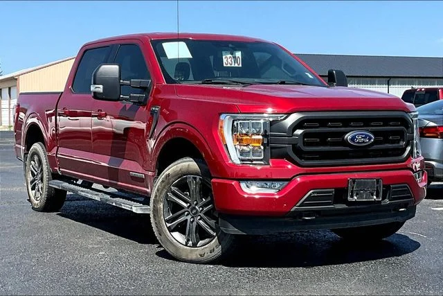 Used 2021 Red Ford XLT image 2
