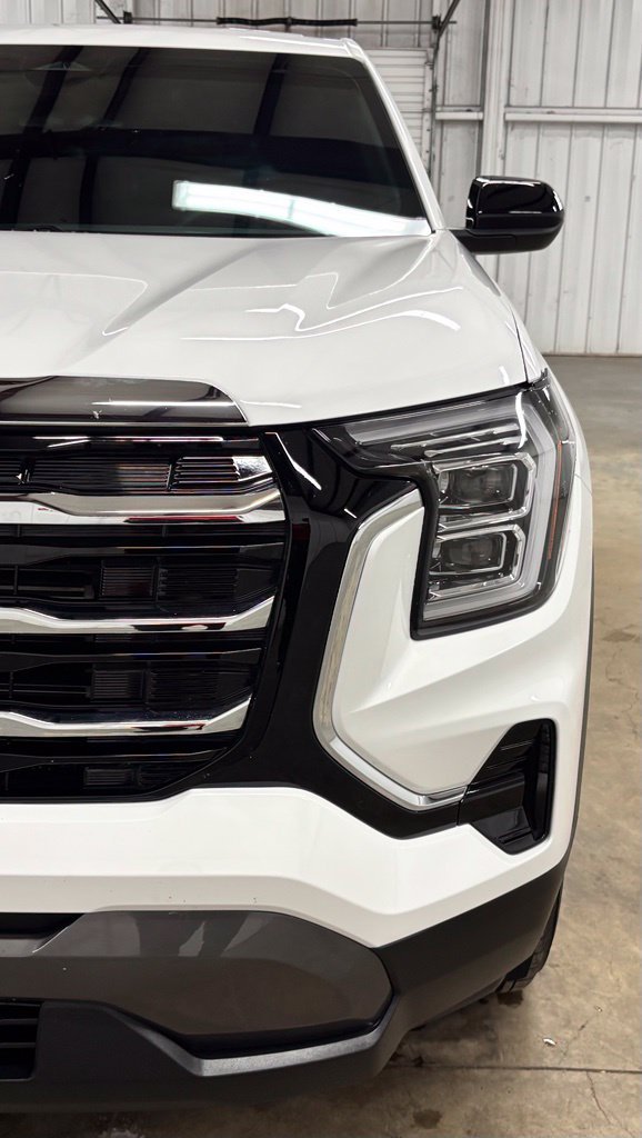 Used 2026 White GMC Elevation image 9