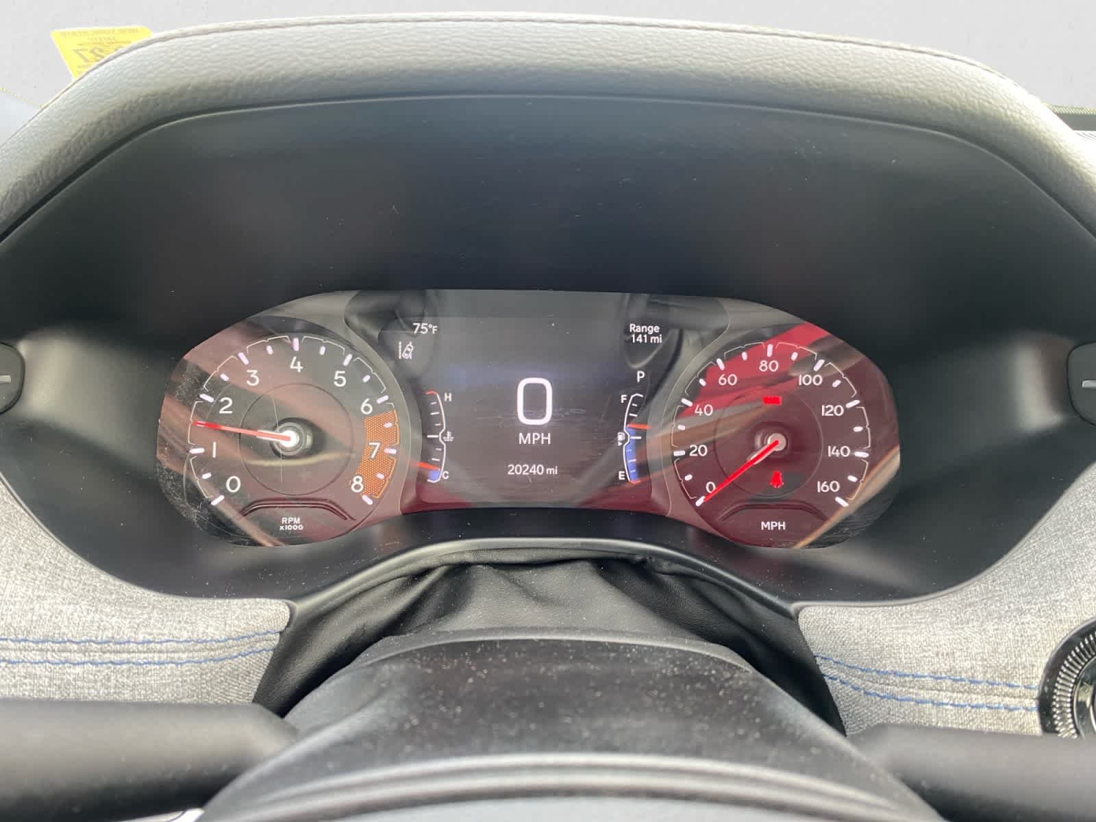 Used 2025 Red Hot Pearlcoat Jeep Latitude image 18