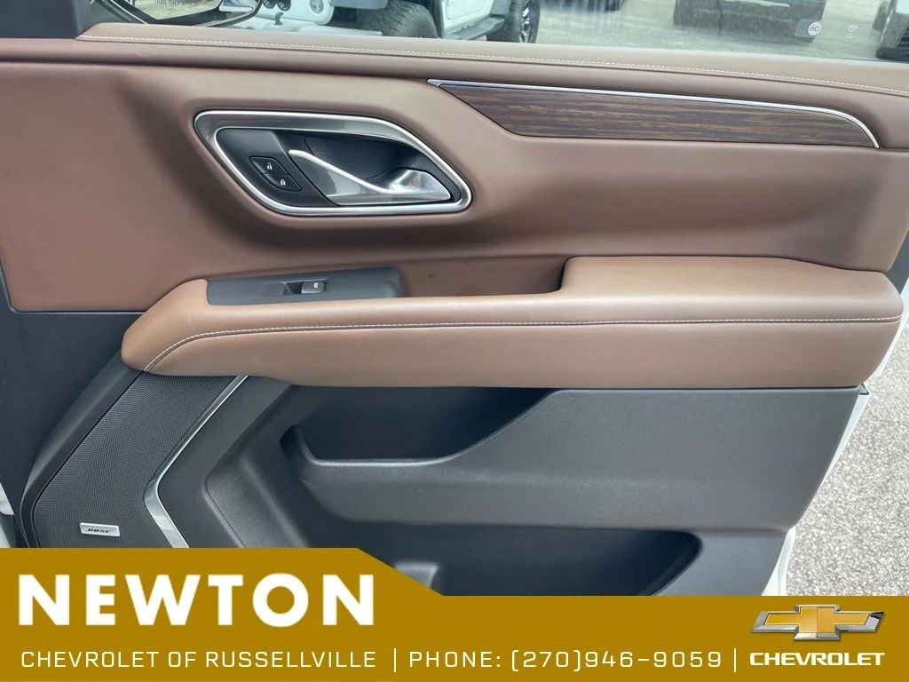 Used 2024 Pearl Chevrolet High Country image 26