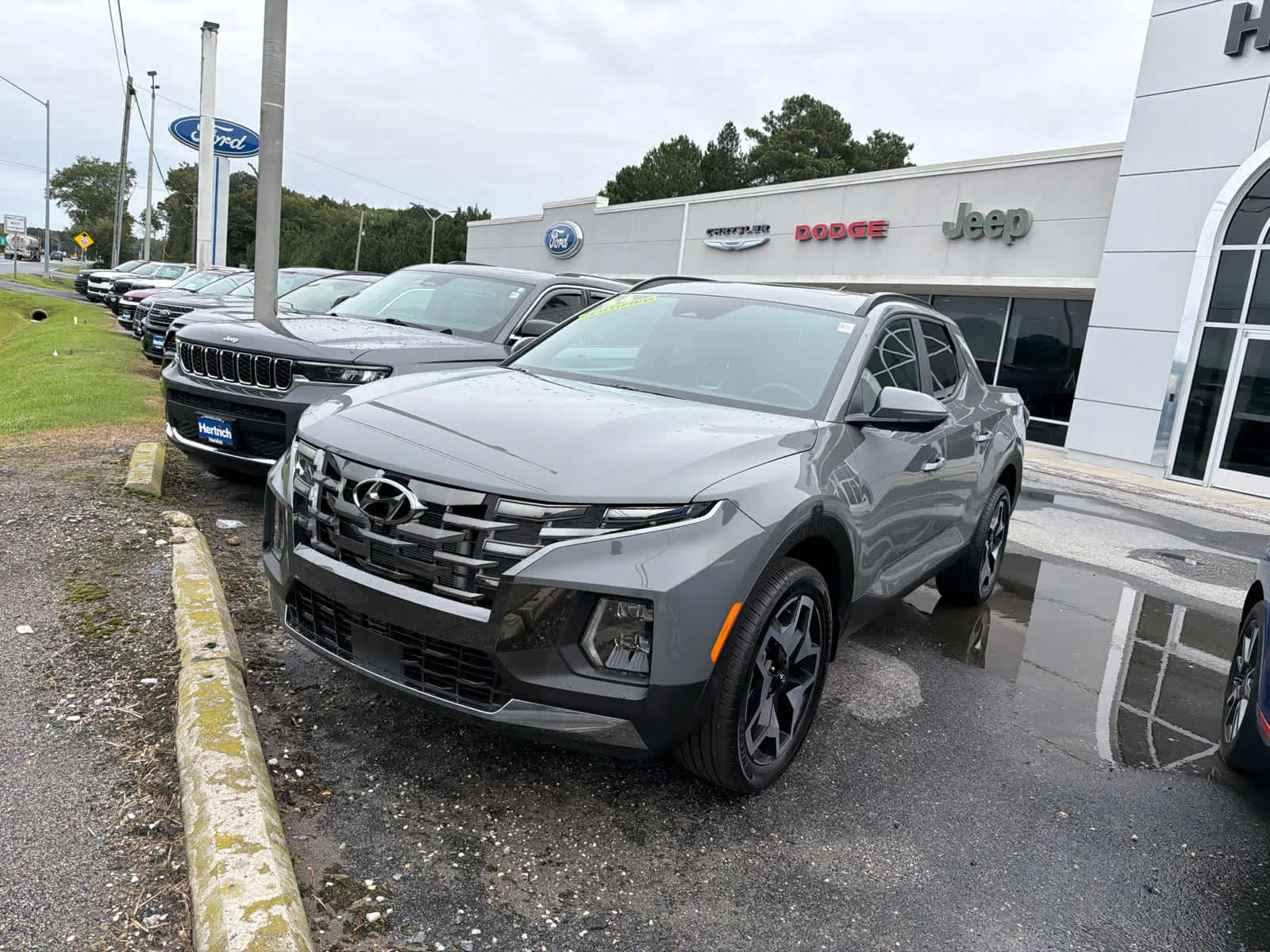 Certified Used 2024 Hampton Gray Hyundai Limited image 5